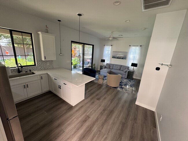 Foto del edificio - 1373 S Sean Dr