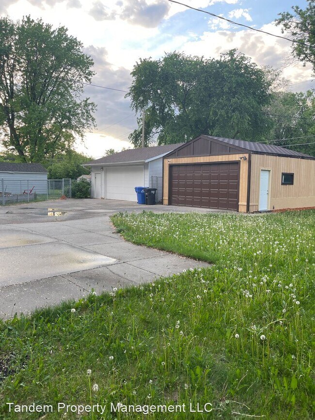 Building Photo - 3 br, 1 bath House - 1525 7th Ave S