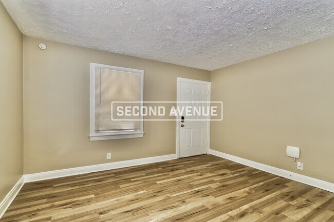 Foto del edificio - 651 S 37th ST