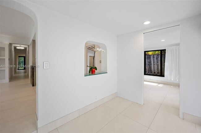 Foto del edificio - 1201 NE 178th St