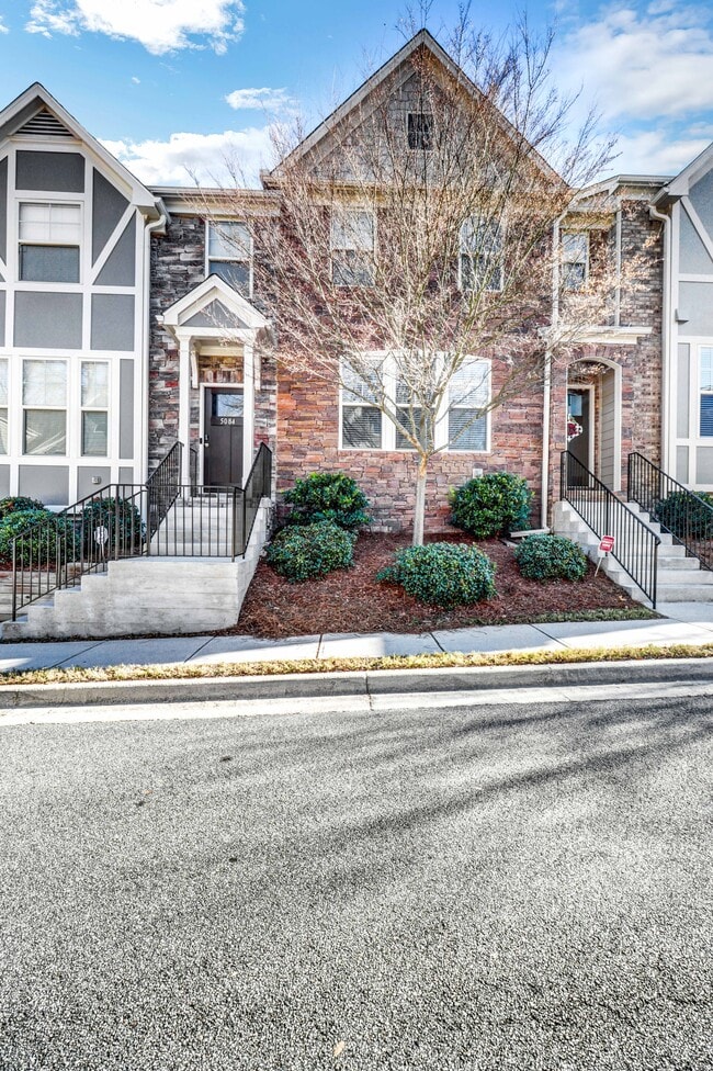 Foto del edificio - 5084 Whiteoak Ter SE