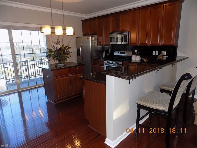 Building Photo - 2 br, 2.5 bath Townhome - 53082 Celtic Dr
