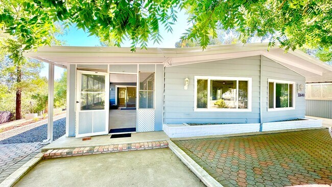 Foto del edificio - Beautiful Country Home, just minutes from ...
