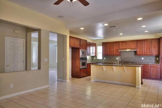 Foto del edificio - 423 Riley Ct, Tracy, CA, 95377