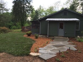Building Photo - 3837 Old Hendersonville Hwy