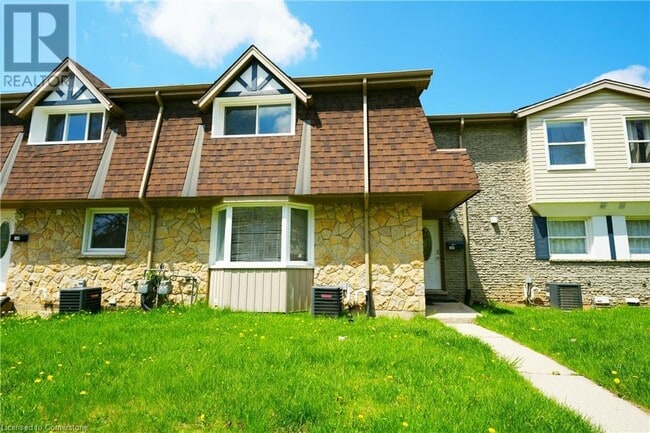 Photo du bâtiment - 136 Jansen Ave