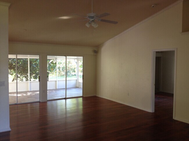 Photo - ***FGCU STUDENTS WELCOME***RELAXED NEIGHBO... House