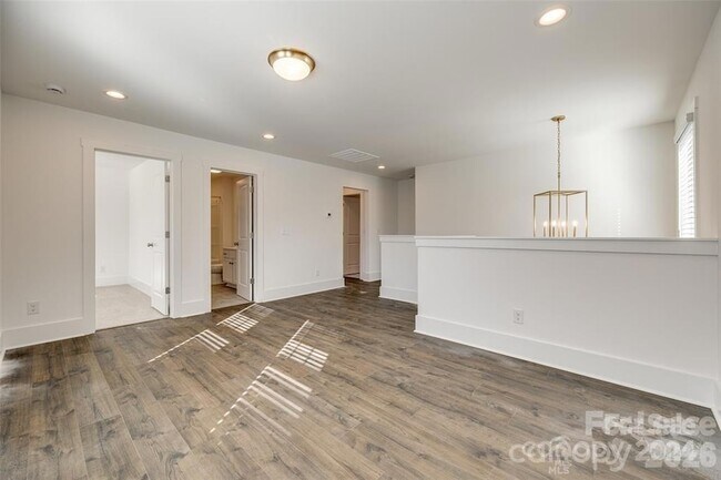 Building Photo - 1237 Eastway Dr