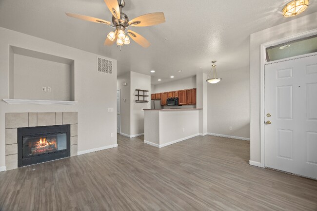 Foto del edificio - 2821 Willow Tree Ln