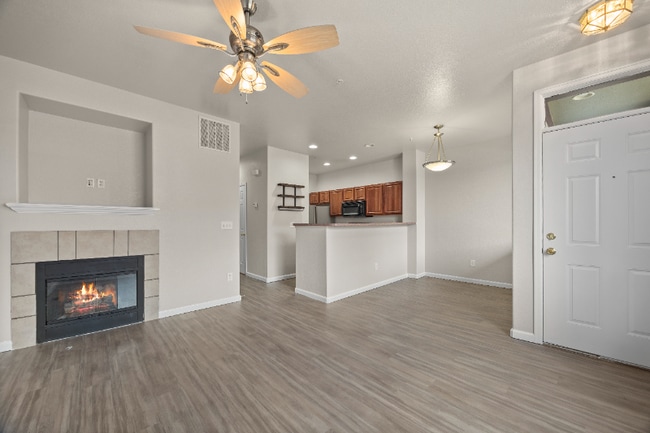 Building Photo - 2821 Willow Tree Ln