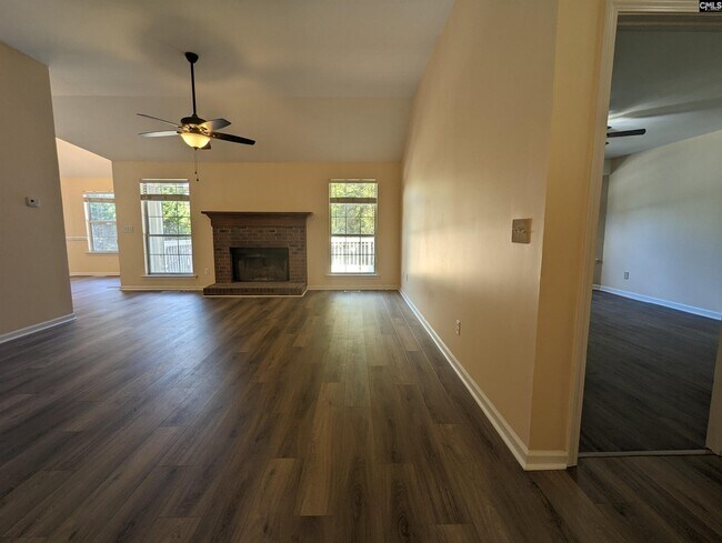 Foto del edificio - 112 Glen Eagle Cir