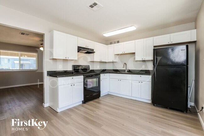 Building Photo - 4514 E Alta Vista Rd