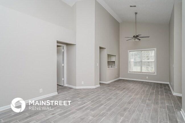 Building Photo - 2014 Valley Dr