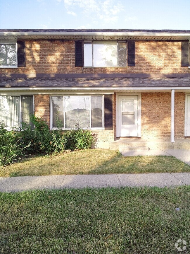 Building Photo - 21 Indianwood Blvd