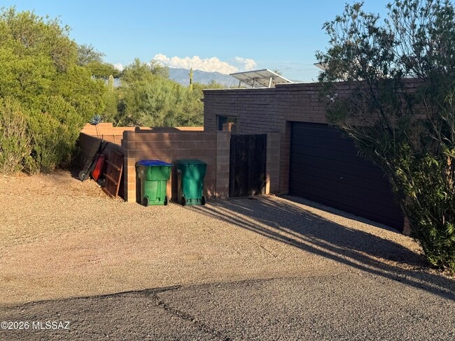Building Photo - 3800 N Tanuri Dr
