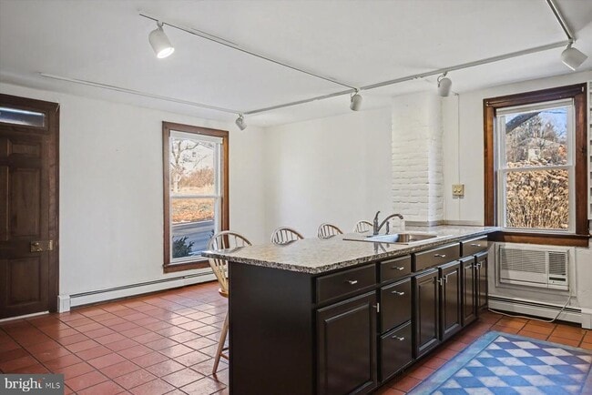 Building Photo - 739 Sergeantsville Rd