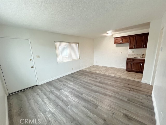 Foto del edificio - 4461 W 135th St