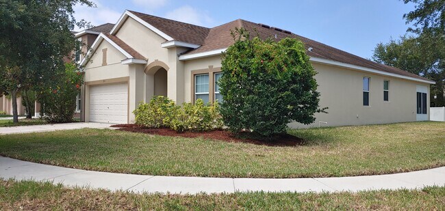 Foto del edificio - 910 Fern Leaf Dr