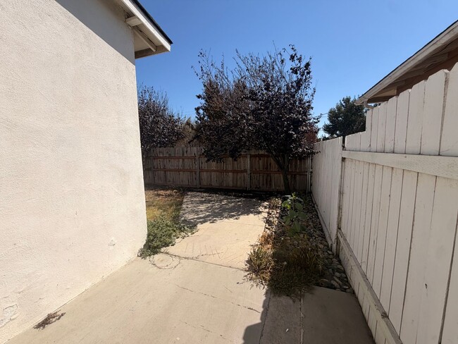 Foto del edificio - 2150 Paso Robles St