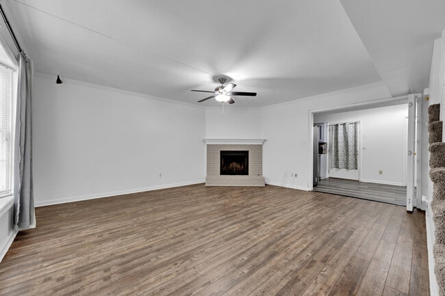 Building Photo - 2933 Riverwood Ter