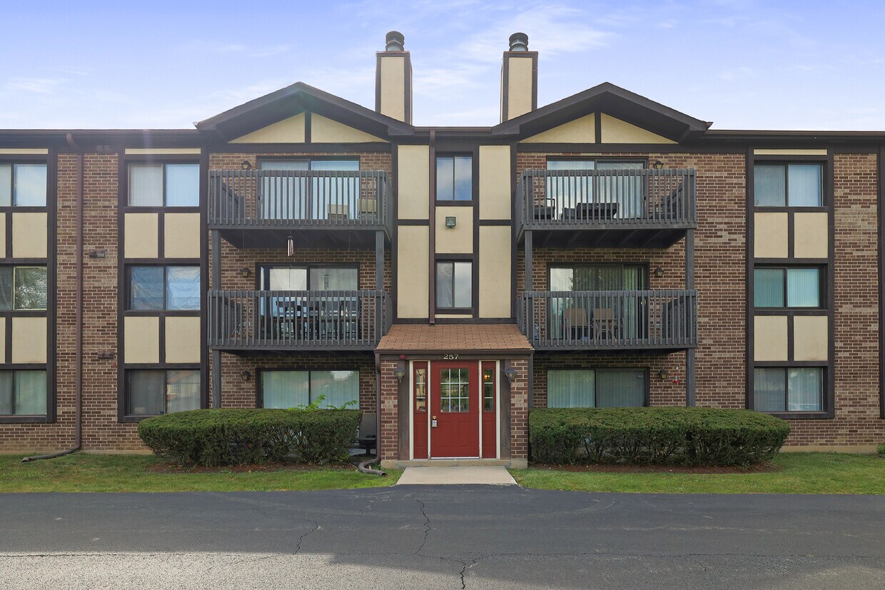257 Stoneybrook Ln Unit 1D, Bloomingdale, IL 60108 Condo for Rent in