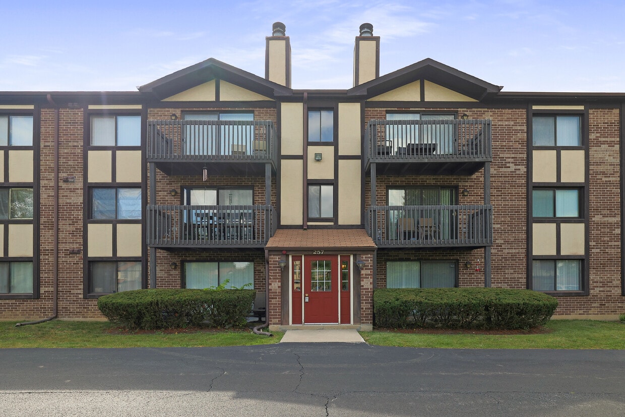 257 Stoneybrook Ln Unit 1D, Bloomingdale, IL 60108 Condo for Rent in