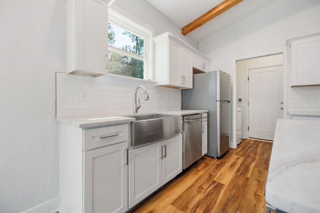 Foto del edificio - 2398 Fairburn St