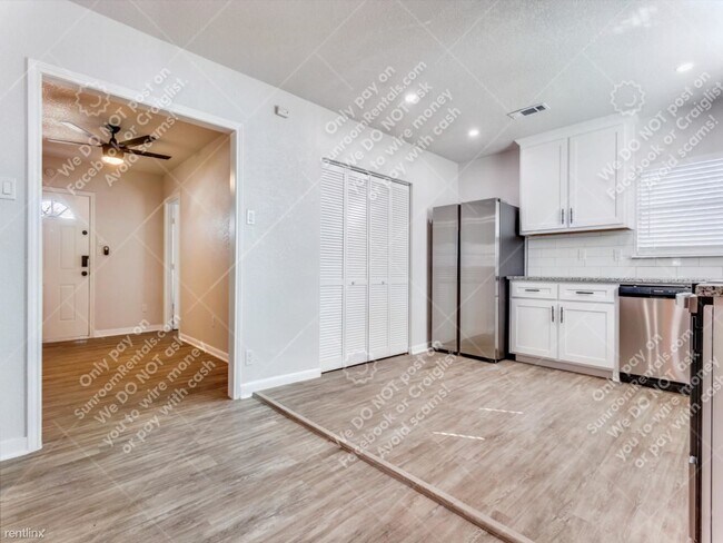 Building Photo - 3 br, 1 bath House - 408 W Avenue F