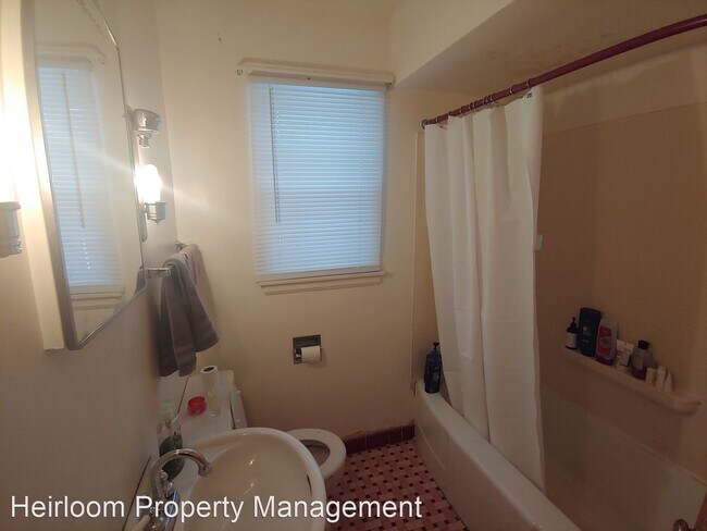Building Photo - 4 br, 2 bath House - 236 W St Marie St