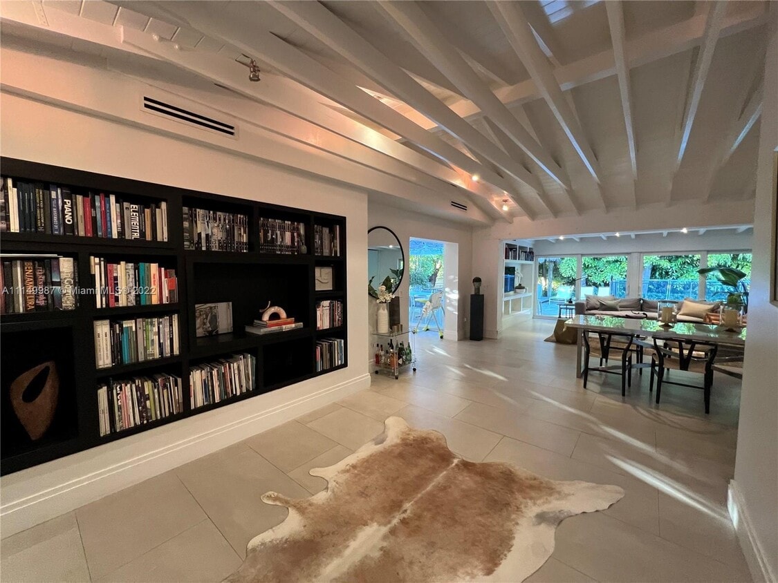 211 Greenwood Dr, Key Biscayne, FL 33149 Condo for Rent in Key