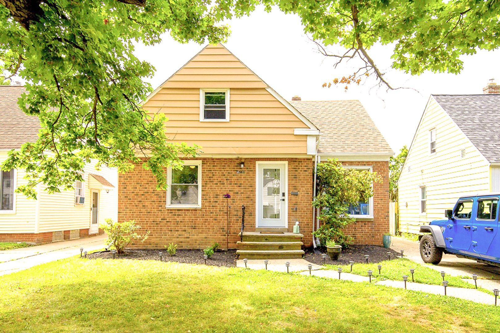 4230 Bayard Rd South Euclid, OH 44121 – photo 2
