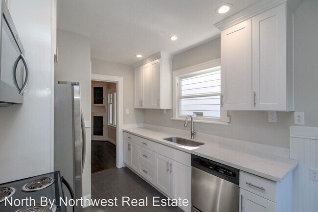 Foto del edificio - 4 br, 2 bath House - 7655 Latona Ave NE