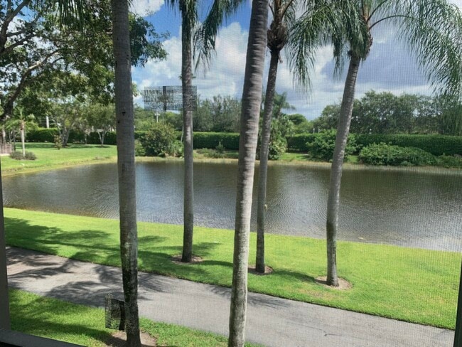 Foto del edificio - 7341 Amberly Ln