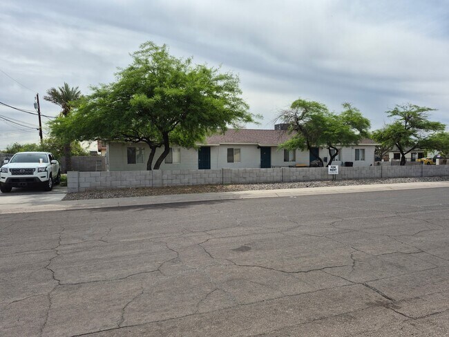 Photo - 2504 E Mobile Ln Apartment