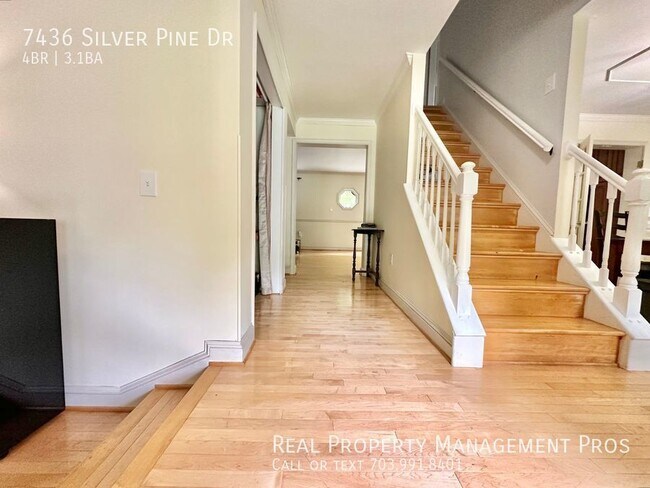 Building Photo - Massive home in the highly sought after W ...