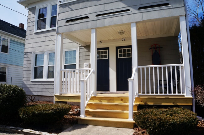 Building Photo - 22 Bradley St