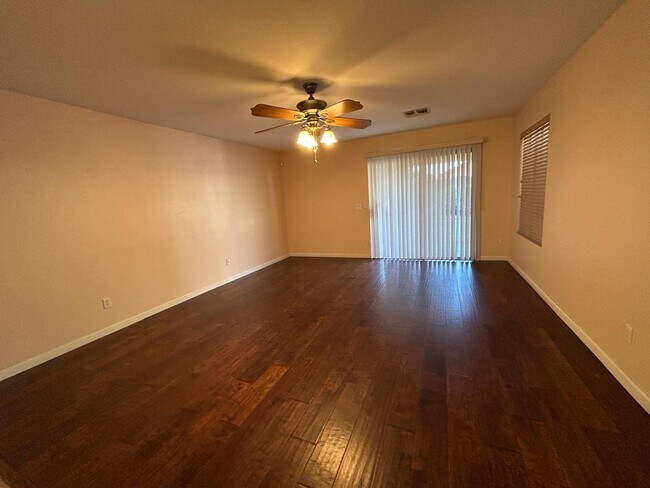 Foto del edificio - 11418 W Cambridge Ave