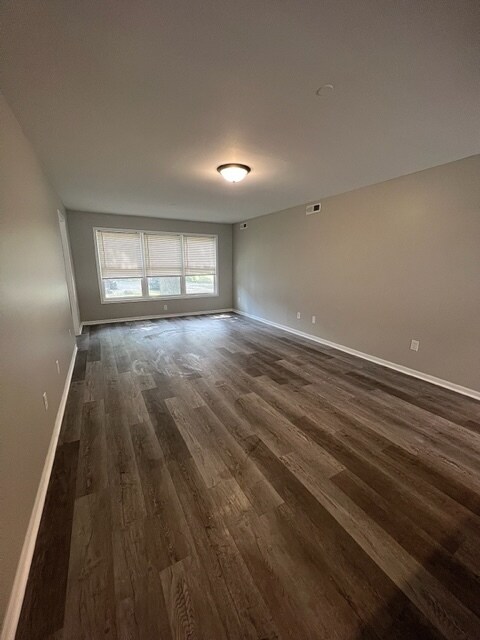 Building Photo - 356 College Ave