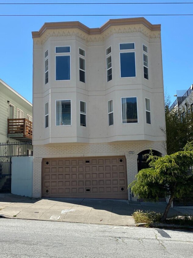Primary Photo - 720 Howard St