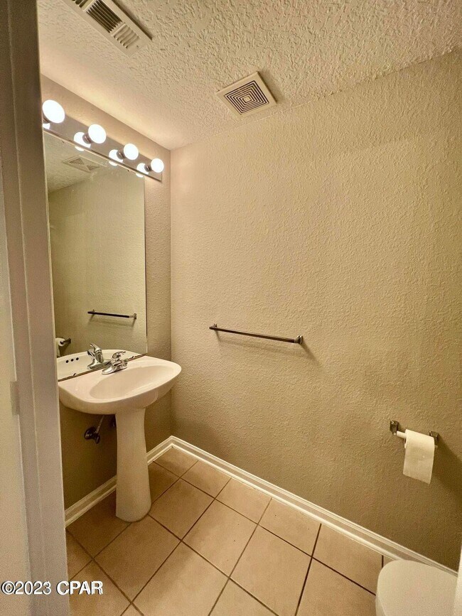 Foto del edificio - 1006 Baldwin Rowe Cir