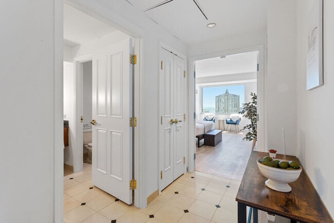 Building Photo - 810 Pacific Ave