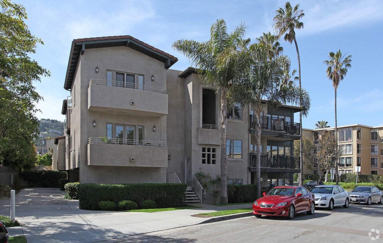 Primary Photo - 8141-8171 El Paseo Grande