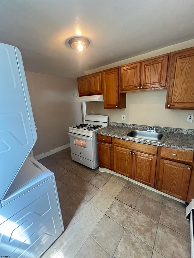 Building Photo - 1605 Magellan Ave