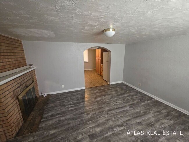 Building Photo - 2208 N 10th Ave