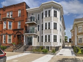 Building Photo - 944 E Broadway