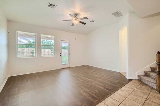 Foto del edificio - Available now! Located near Randolph AFB