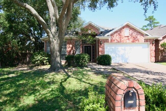 Building Photo - 6706 Prairie Dunes Dr