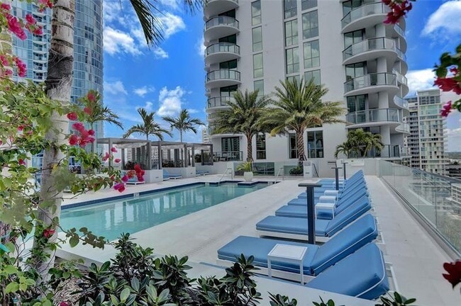 Building Photo - 100 E Las Olas Blvd