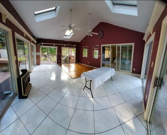 Foto del edificio - 12 Orchard Ln