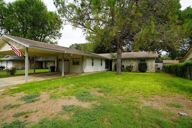 Foto del edificio - Updated home in established Schertz Neighb...